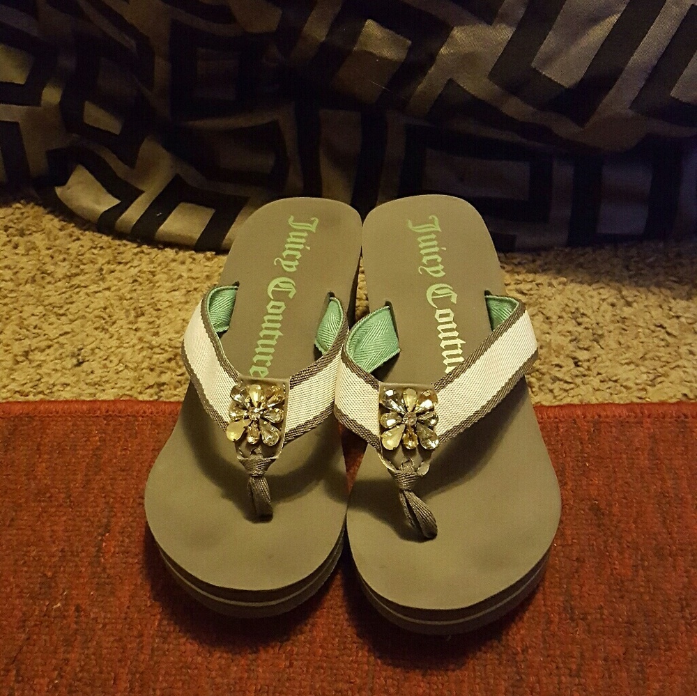 Juicy sandles size 7